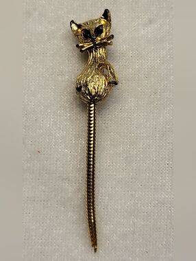 Vintage Gold-toned Siamese Cat Brooch